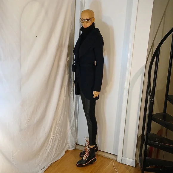 Stunning Marc Fisher Black Leather And 100% Shearling Booties - Picture 4 of 16